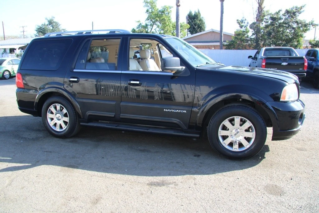 2004 Lincoln Navigator 2nd Gen - Image 9 of 21