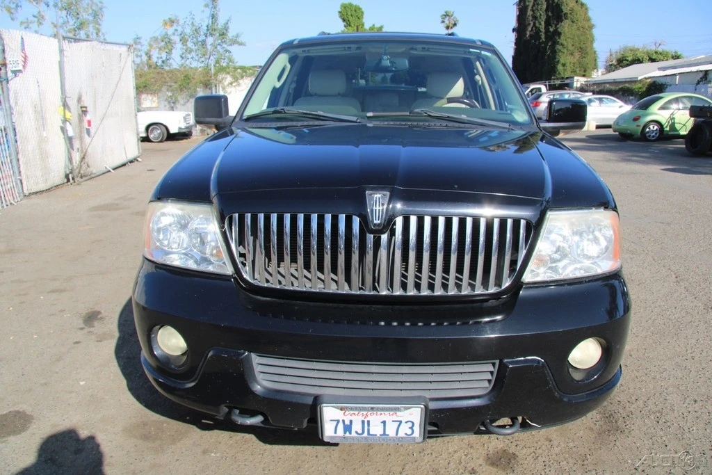 2004 Lincoln Navigator 2nd Gen - Image 11 of 21