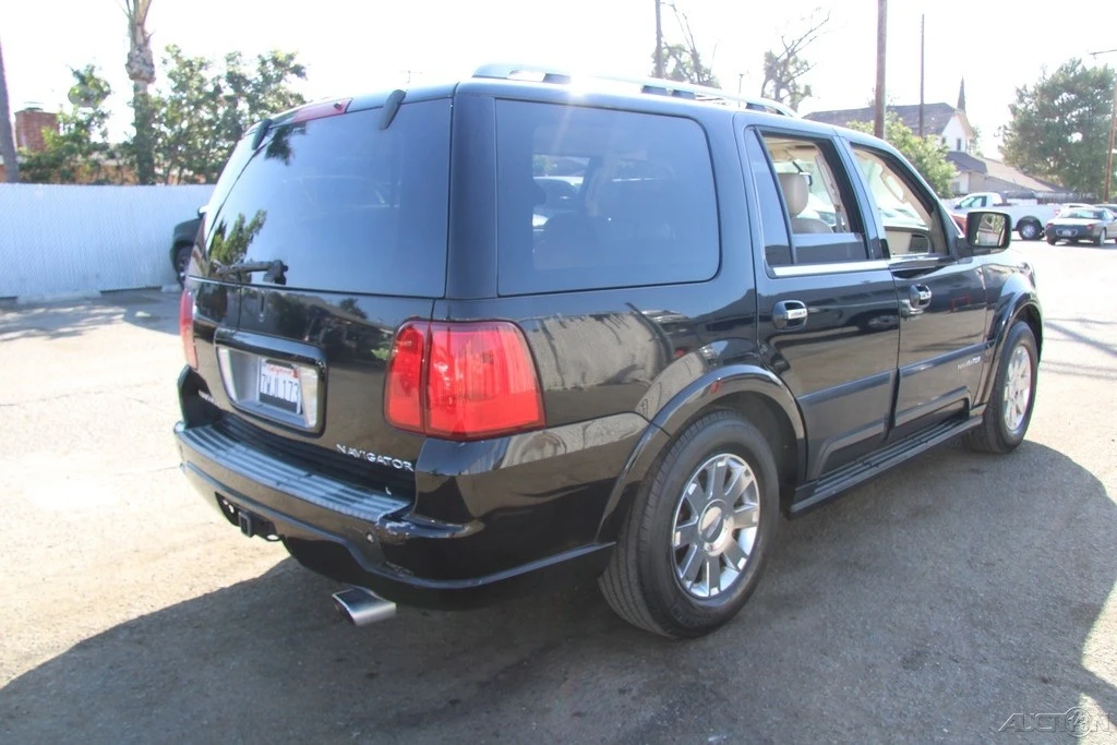 2004 Lincoln Navigator 2nd Gen - Image 7 of 21