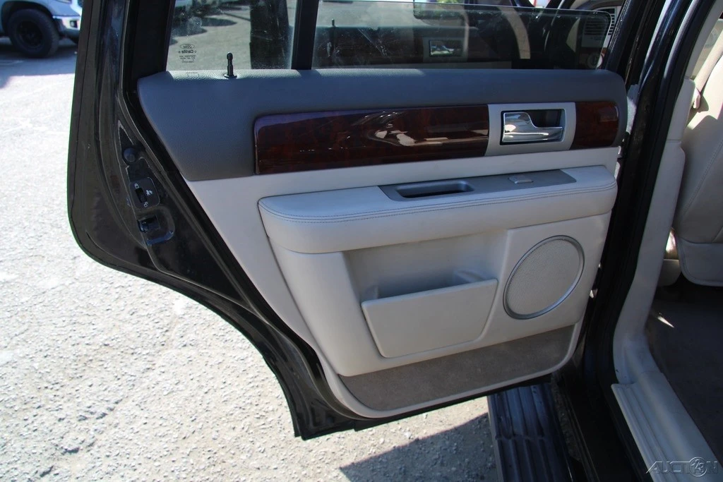 2004 Lincoln Navigator 2nd Gen - Image 21 of 21