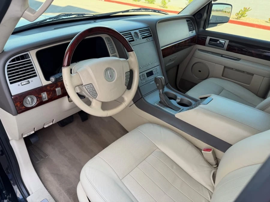 2004 Lincoln Navigator 2nd Gen - Image 8 of 17