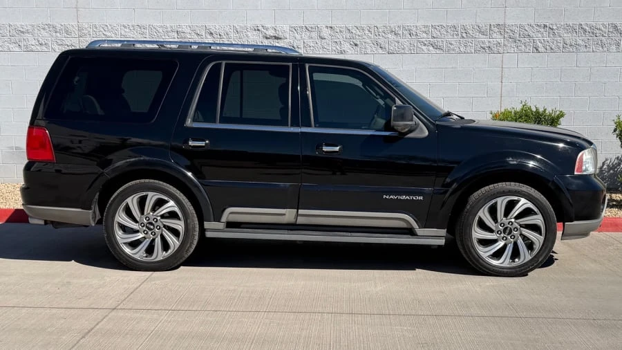 2004 Lincoln Navigator 2nd Gen - Image 5 of 17