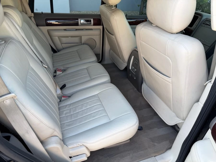 2004 Lincoln Navigator 2nd Gen - Image 11 of 17