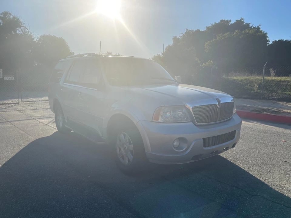 2004 Lincoln Navigator 2nd Gen - Image 8 of 13