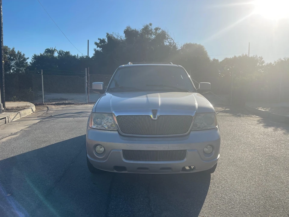 2004 Lincoln Navigator 2nd Gen - Image 7 of 13