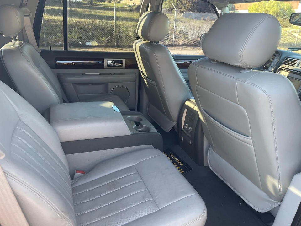 2004 Lincoln Navigator 2nd Gen - Image 11 of 13
