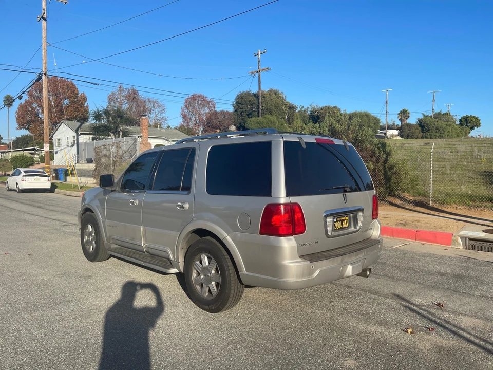 2004 Lincoln Navigator 2nd Gen - Image 6 of 13