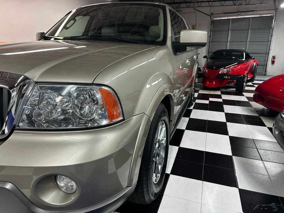 2004 Lincoln Navigator 2nd Gen - Image 12 of 21