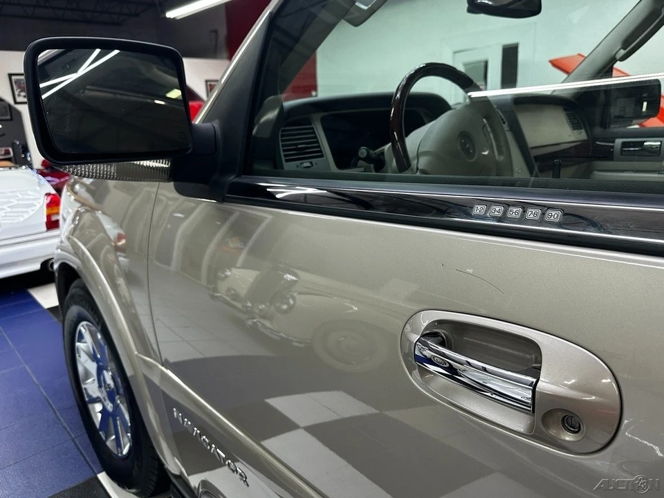 2004 Lincoln Navigator 2nd Gen - Image 21 of 21