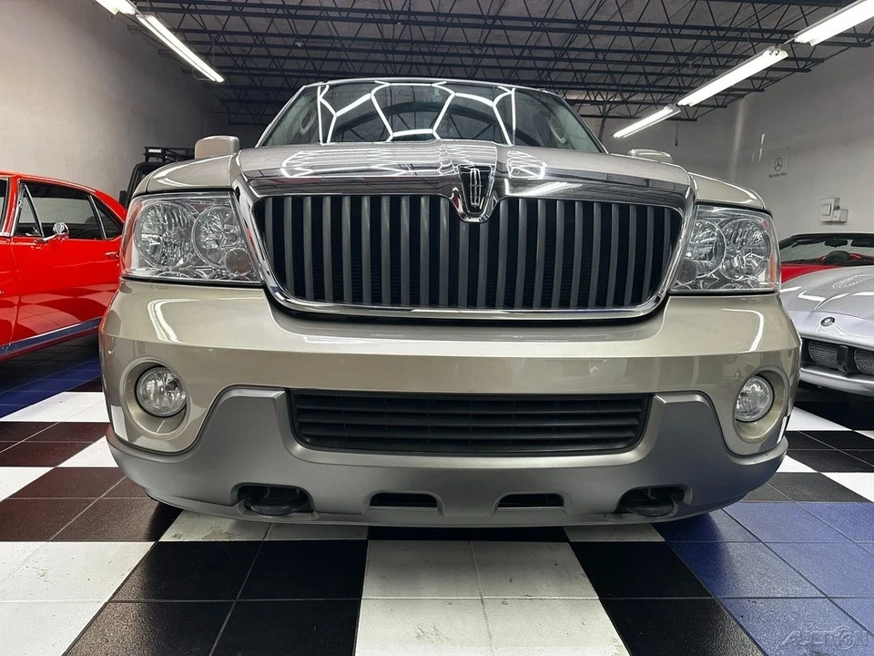 2004 Lincoln Navigator 2nd Gen - Image 9 of 21