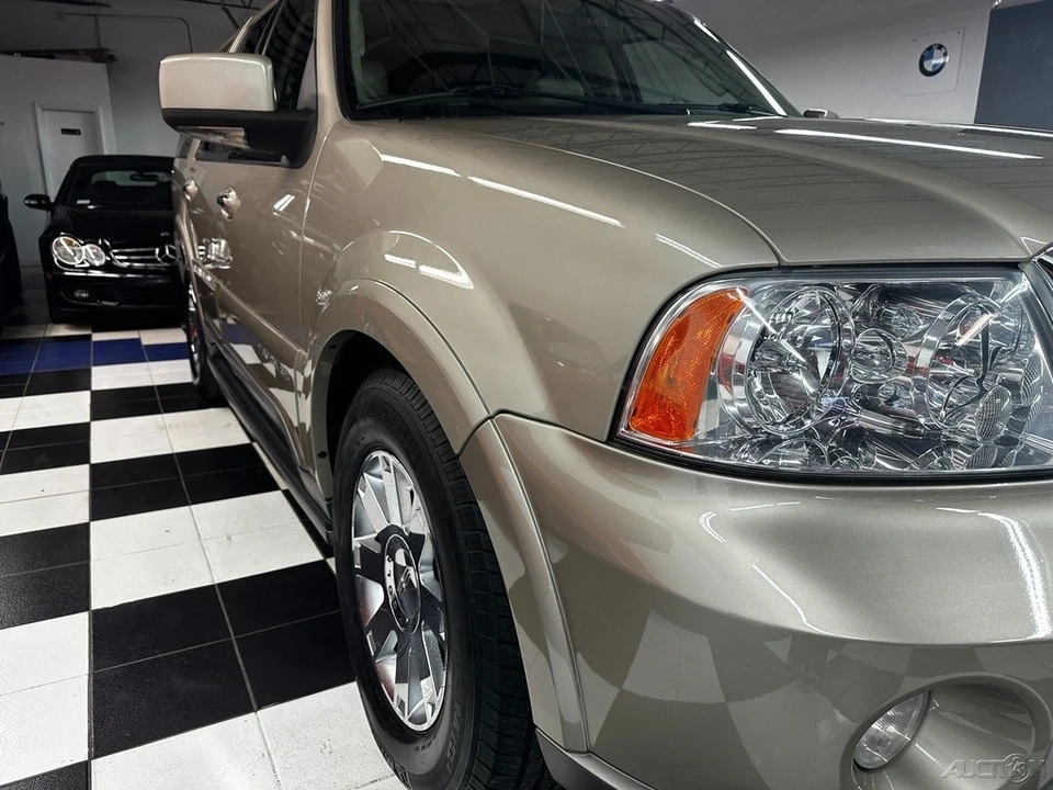 2004 Lincoln Navigator 2nd Gen - Image 4 of 21
