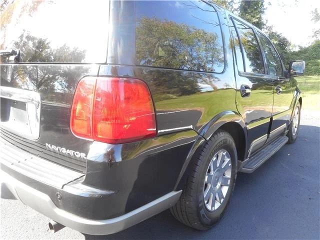 2004 Lincoln Navigator 2nd Gen - Image 4 of 12