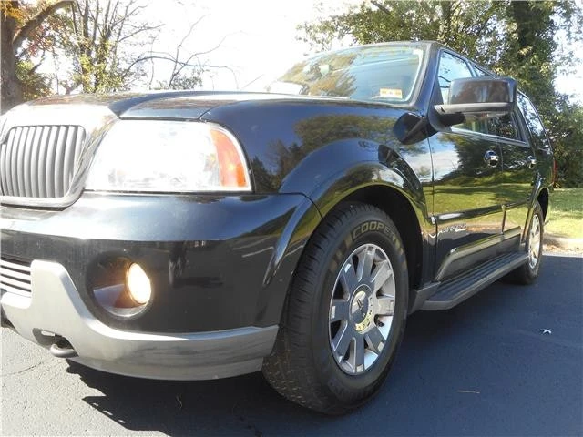 2004 Lincoln Navigator 2nd Gen - Image 10 of 12