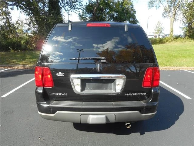 2004 Lincoln Navigator 2nd Gen - Image 5 of 12