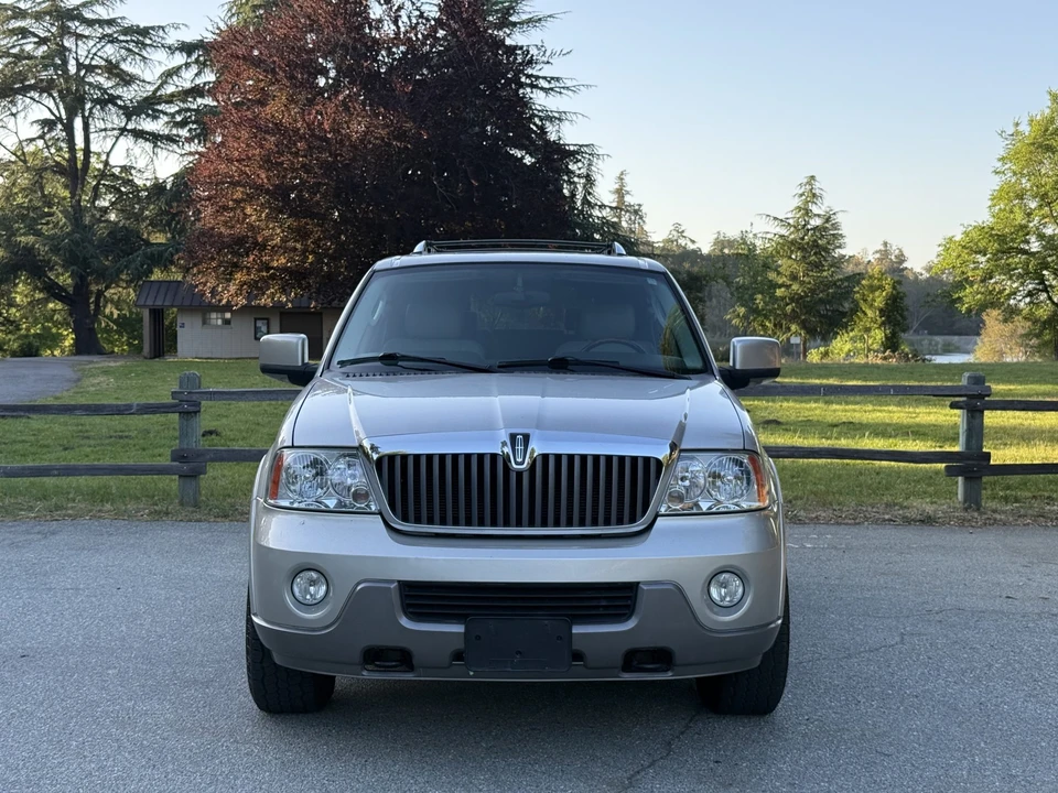 2004 Lincoln Navigator 2nd Gen - Image 4 of 31