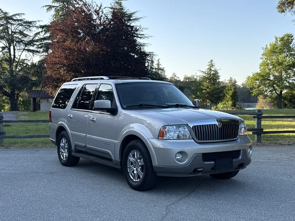 2004 Lincoln Navigator 2nd Gen - Image 5 of 31