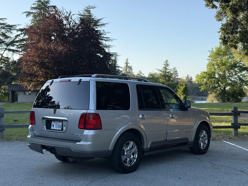 2004 Lincoln Navigator 2nd Gen - Image 7 of 31