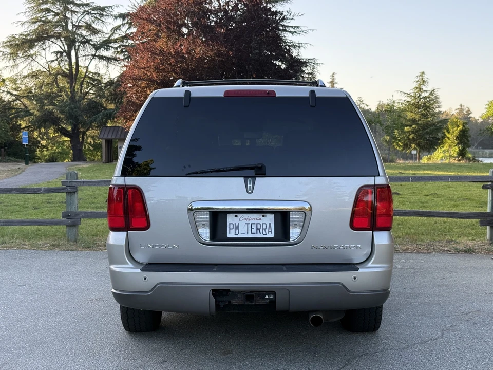 2004 Lincoln Navigator 2nd Gen - Image 8 of 31