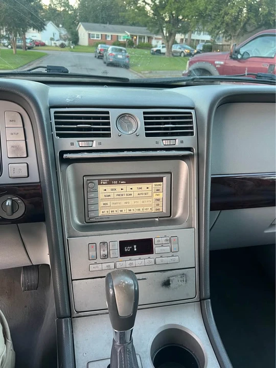 2004 Lincoln Navigator 2nd Gen - Image 16 of 17