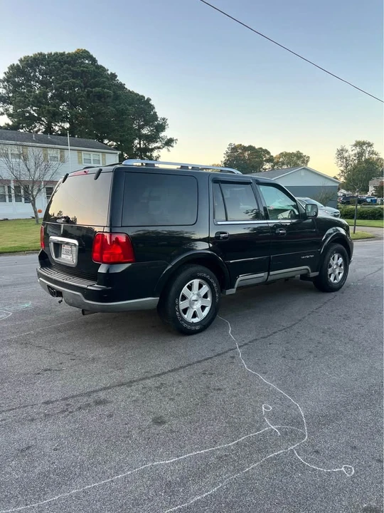 2004 Lincoln Navigator 2nd Gen - Image 5 of 17