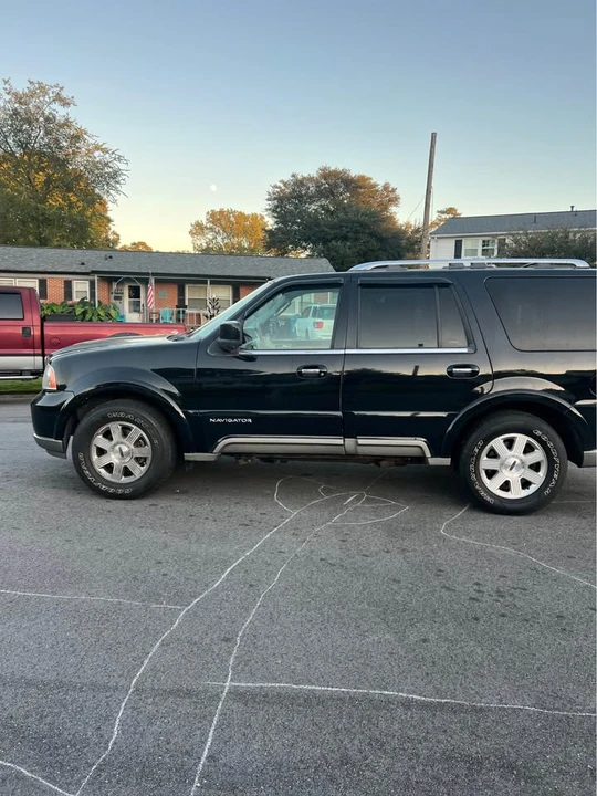 2004 Lincoln Navigator 2nd Gen - Image 8 of 17