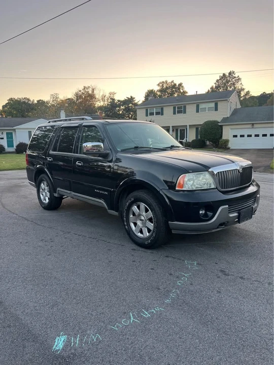 2004 Lincoln Navigator 2nd Gen - Image 3 of 17