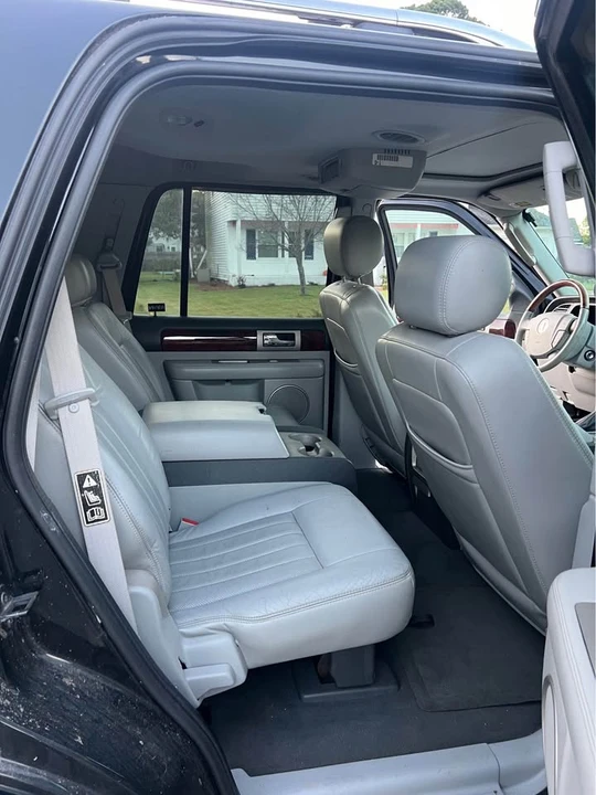 2004 Lincoln Navigator 2nd Gen - Image 13 of 17