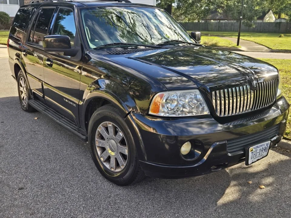2004 Lincoln Navigator 2nd Gen - Image 2 of 5