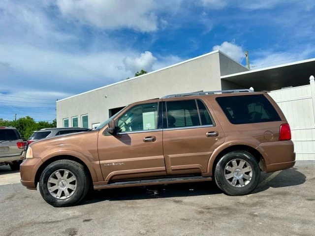 2004 Lincoln Navigator 2nd Gen - Image 5 of 12