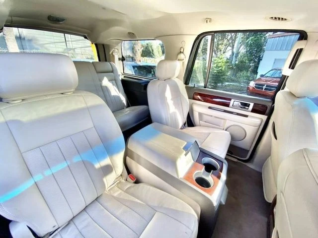 2004 Lincoln Navigator 2nd Gen - Image 19 of 21