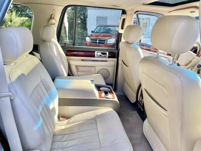 2004 Lincoln Navigator 2nd Gen - Image 17 of 21