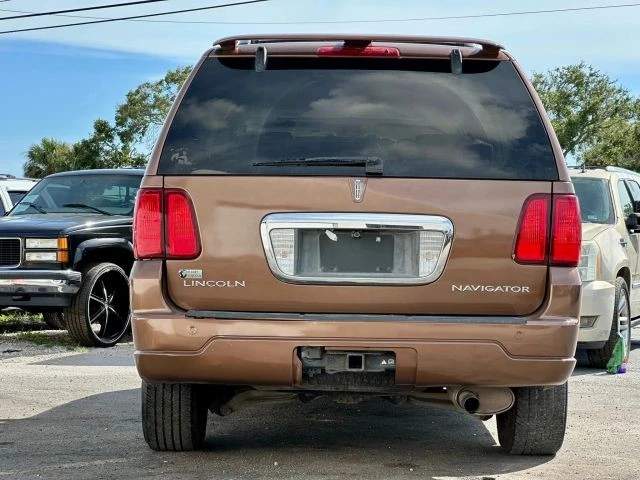 2004 Lincoln Navigator 2nd Gen - Image 8 of 21