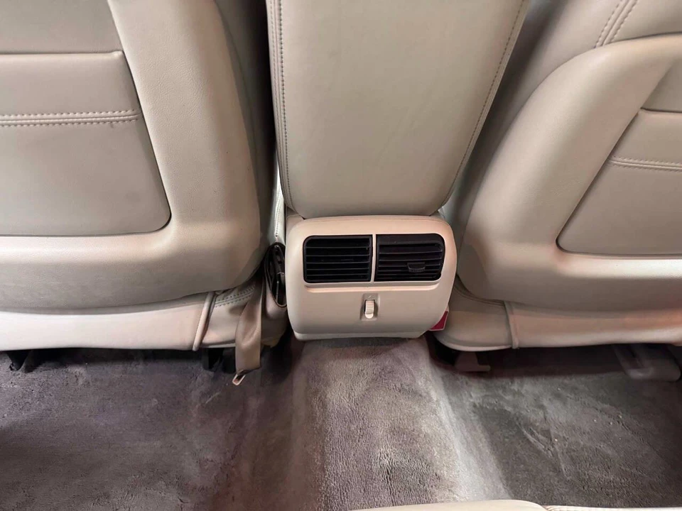 2004 Lincoln Town Car - Image 11 of 31