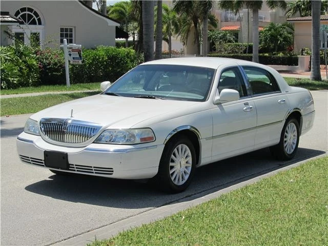 2004 Lincoln Town Car - Image 7 of 12