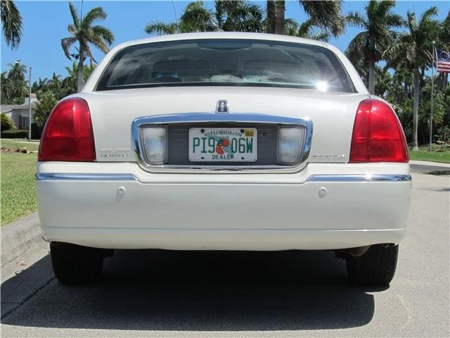 2004 Lincoln Town Car - Image 12 of 12