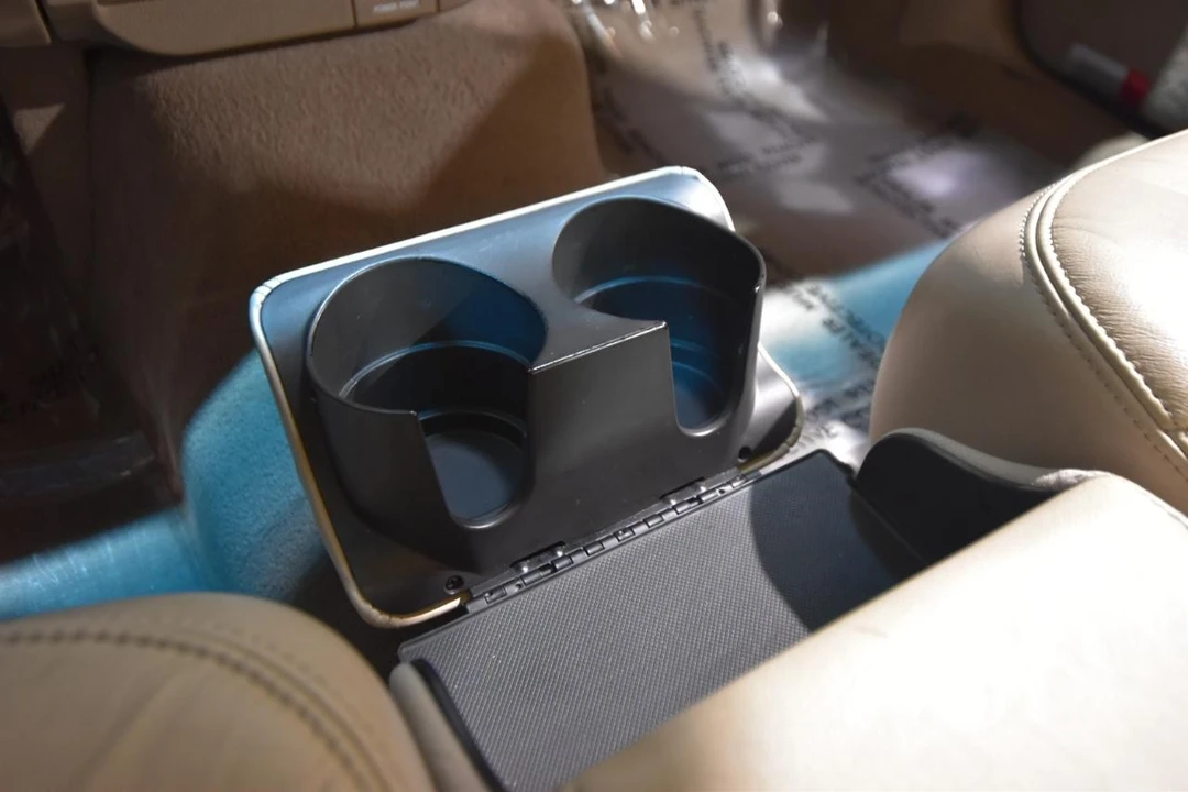 2004 Lincoln Town Car - Image 26 of 31
