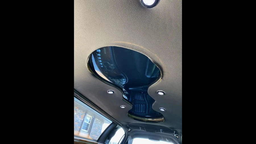 2004 Lincoln Town Car - Image 14 of 26