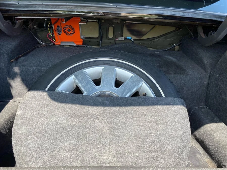 2004 Lincoln Town Car - Image 19 of 26