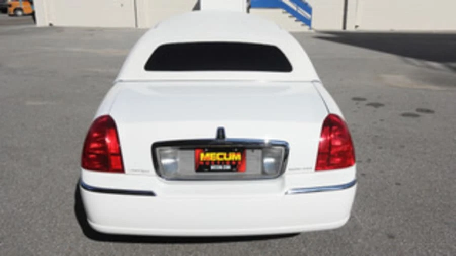 2004 Lincoln Town Car - Image 5 of 20