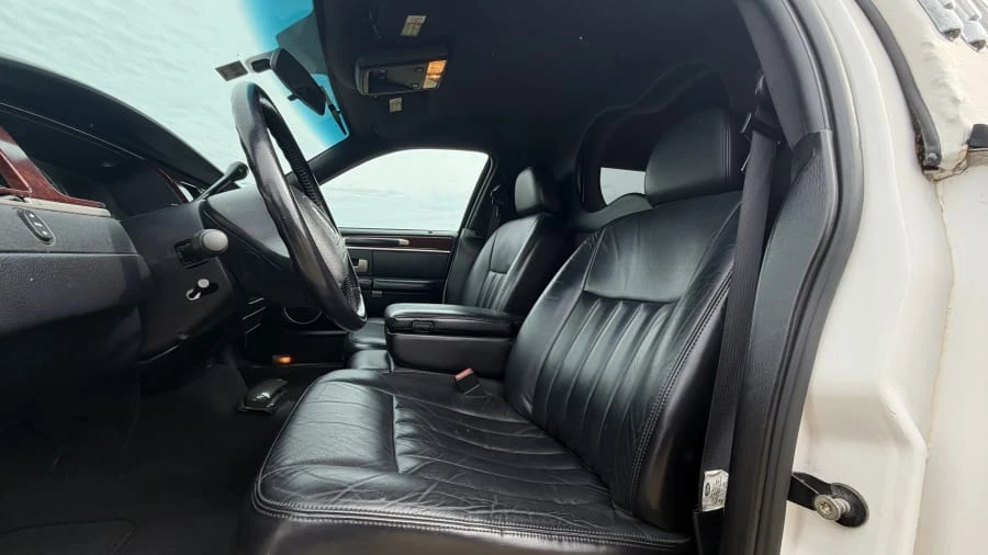 2004 Lincoln Town Car - Image 7 of 13