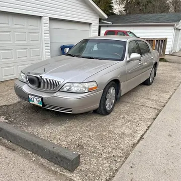 2004 Lincoln Town Car Ultimate