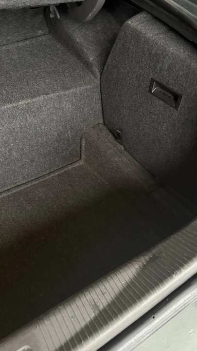 2004 Lincoln Town Car - Image 13 of 17
