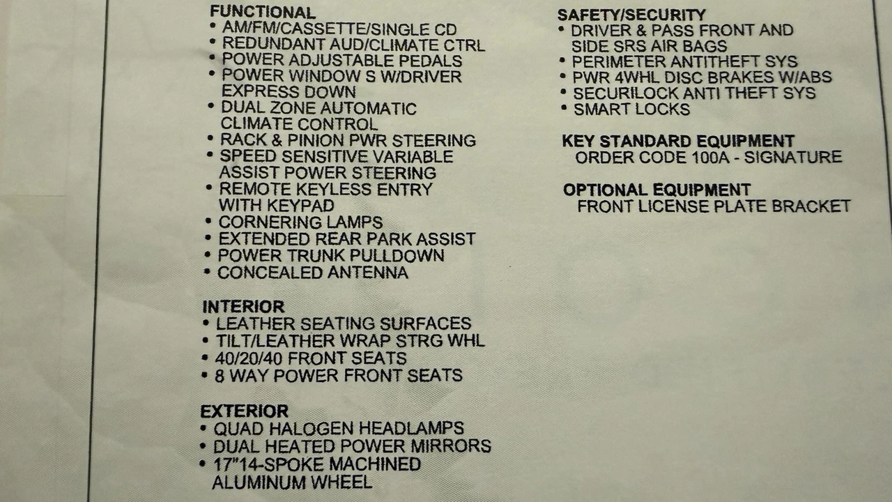 2004 Lincoln Town Car - Image 17 of 17