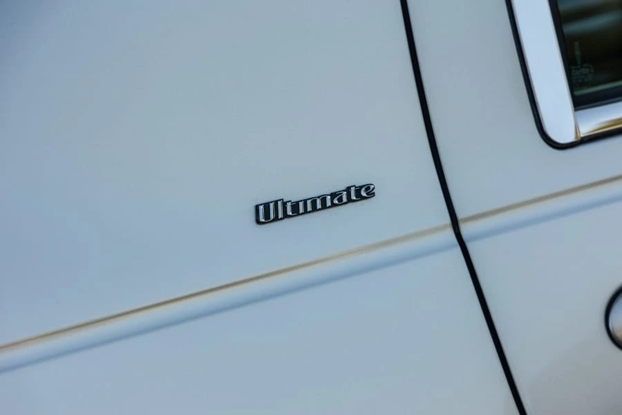 2004 Lincoln Town Car - Image 9 of 25