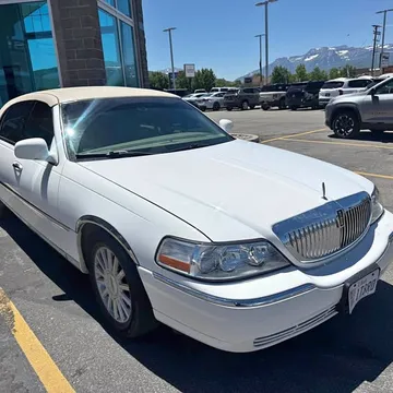 2004 Lincoln Town Car Signature