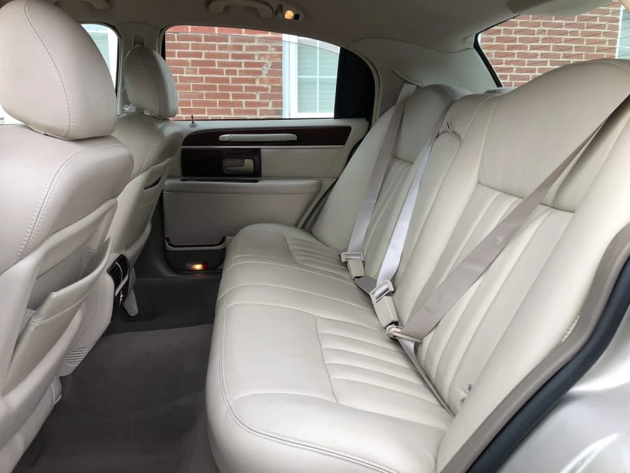 2004 Lincoln Town Car - Image 5 of 7