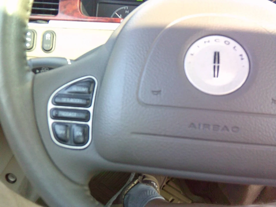 2004 Lincoln Town Car - Image 21 of 21