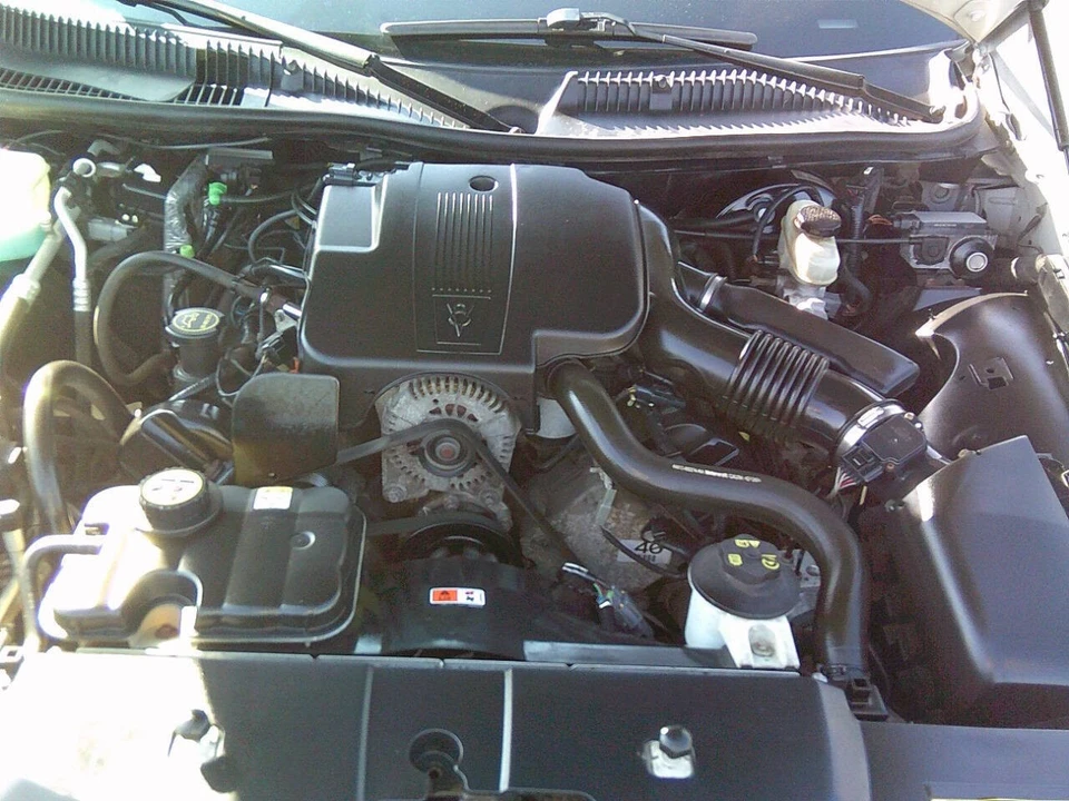 2004 Lincoln Town Car - Image 11 of 21