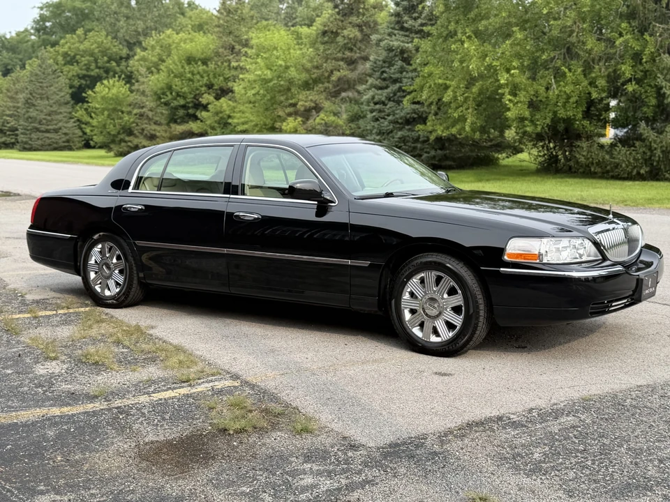 2004 Lincoln Town Car - Image 31 of 31