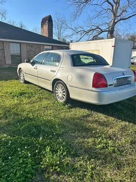 2004 Lincoln Town Car Ultimate